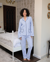 ندى الشتاء المخملي