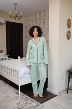 ندى الشتاء المخملي