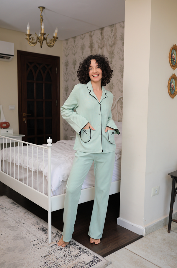 ندى الشتاء المخملي