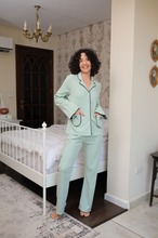 ندى الشتاء المخملي