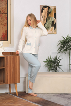 دفء ليالٍ ساكنة