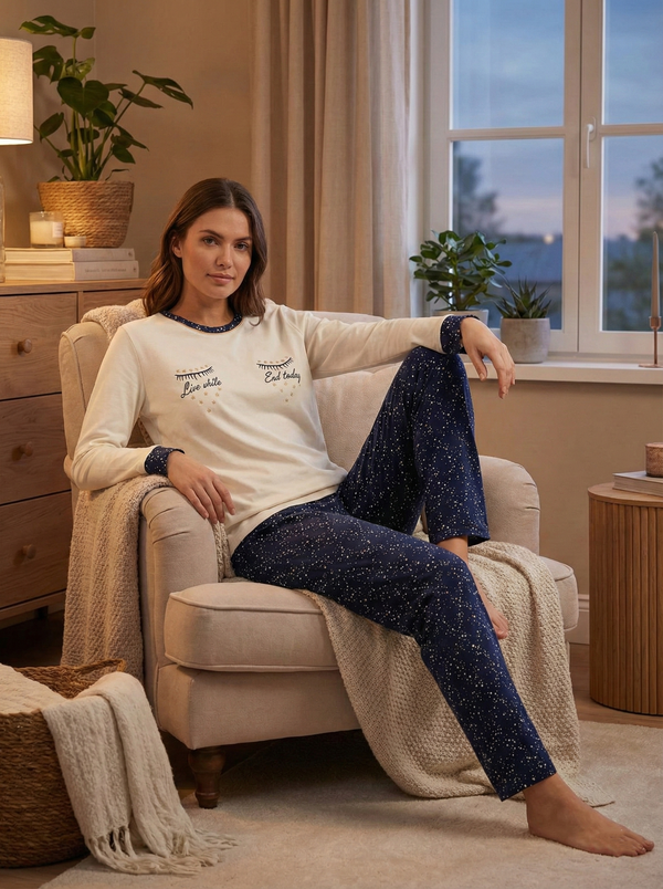 عِناق الشتاء الدافئ